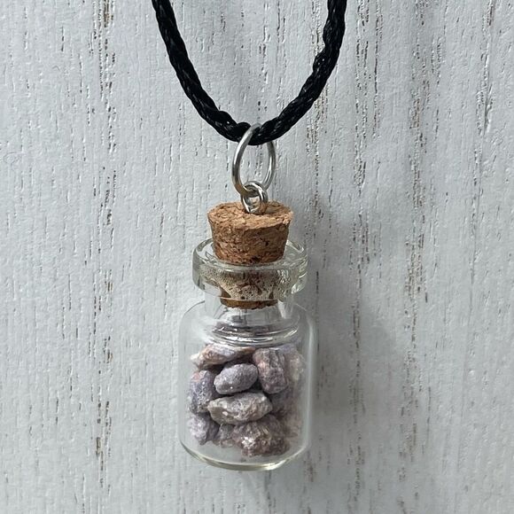 HANDāMINEDĀ LEPIDOLITEāCHIPāBOTTLEāCHARMāNECKLACE - Picture 4 of 16